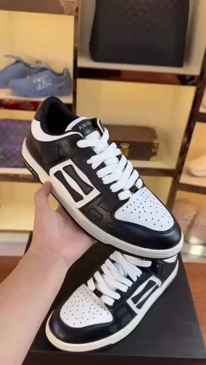 Aj1 Loafers video preview