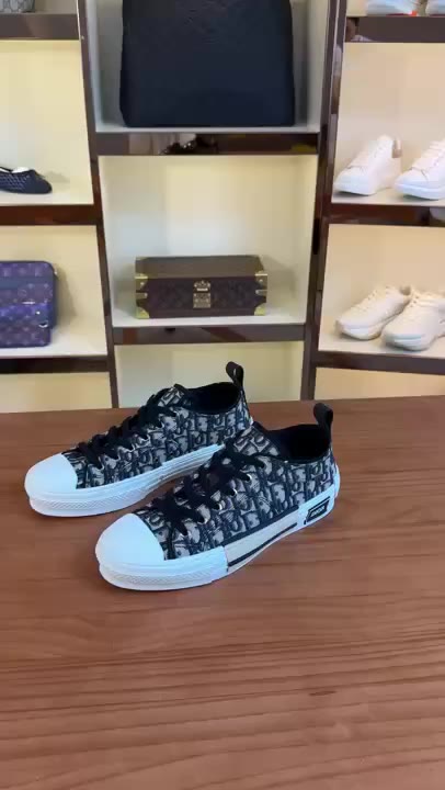 Converse Chuck Taylor video preview