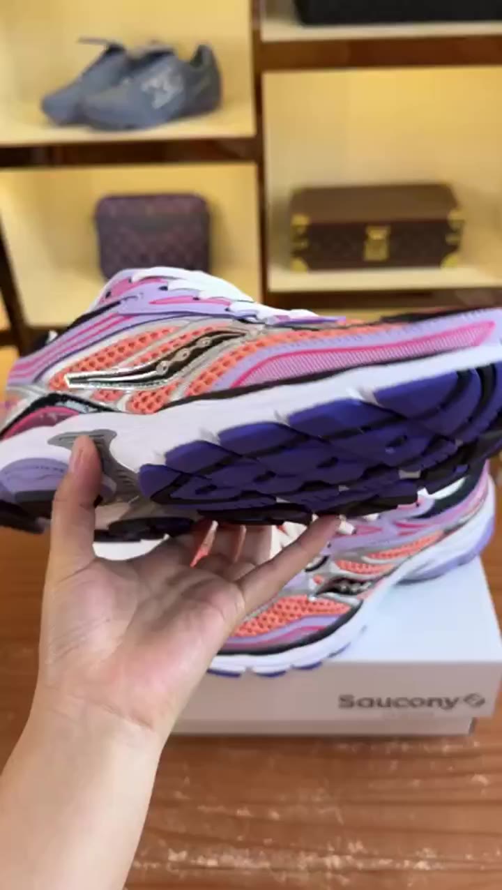 Saucony Kanadia 3 New Balance video preview