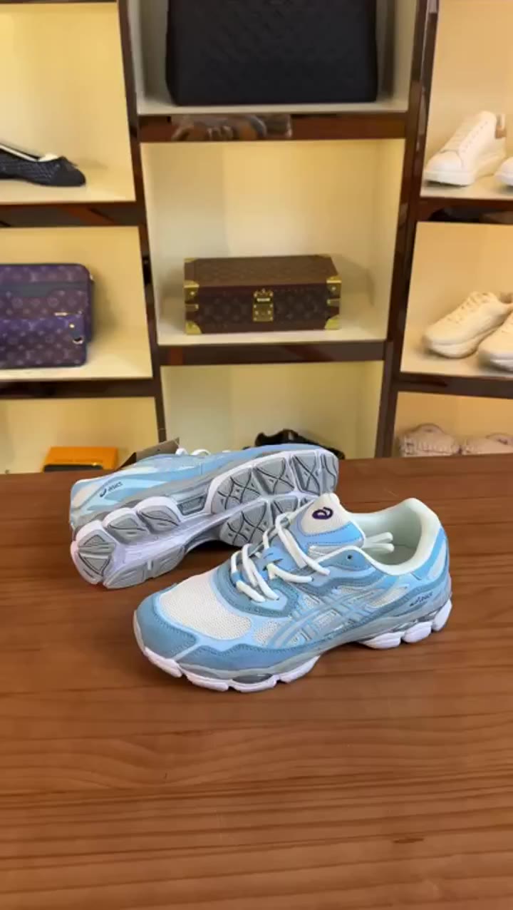 Asics Novablast 2 video preview