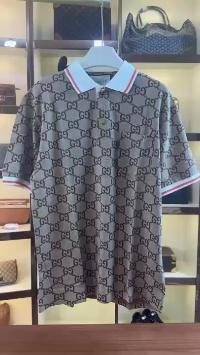 Gucci Duffel Bag With A Red Stripe video preview