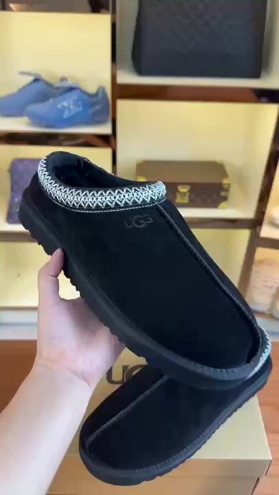 Uggs Ugg Twinface Slippers video preview