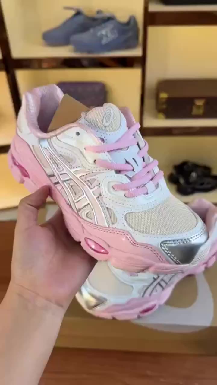 Asics Gel Kayano 26 video preview