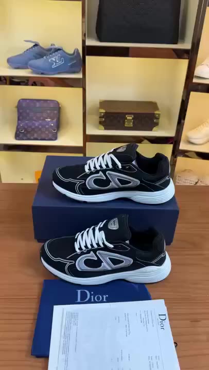 Nike Tennis Shoe (unspecified Model video preview