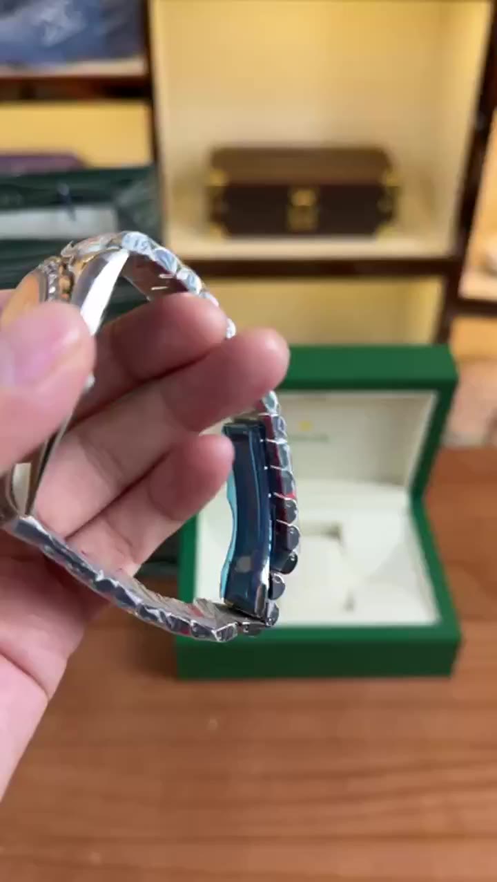 Rolex Submariner 3 video preview