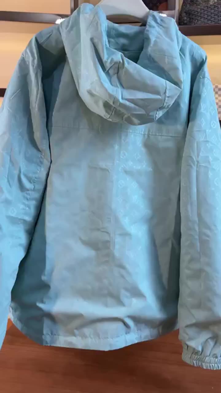 Louis Vuitton Not Identifiable video preview