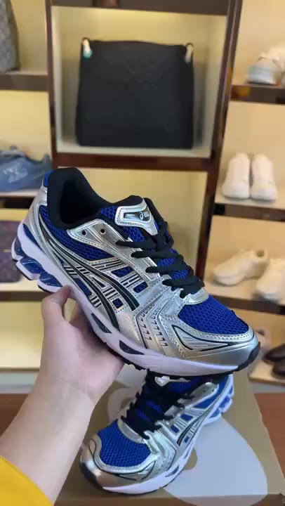 Asics Ghost 12 video preview