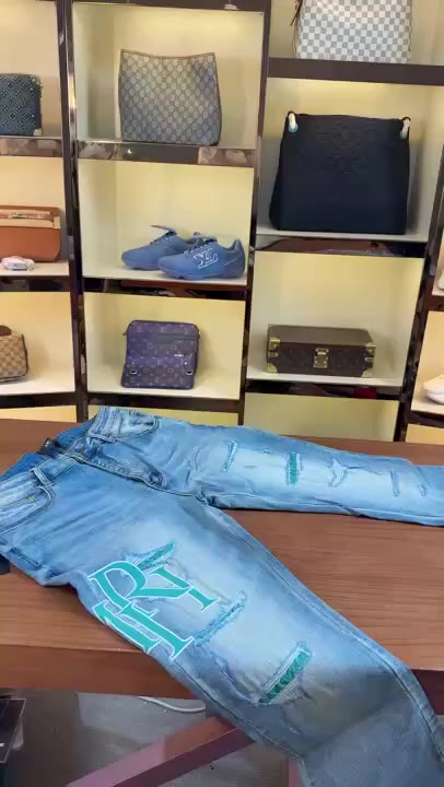 Levis 501 video preview