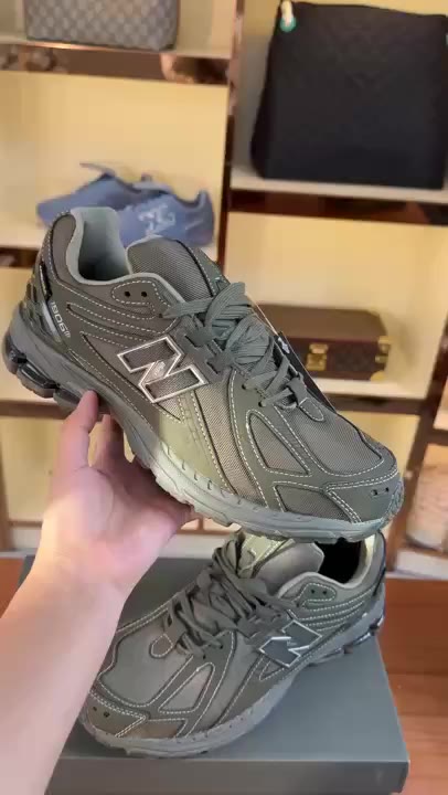 Under Armour Gel Kayano 25 video preview