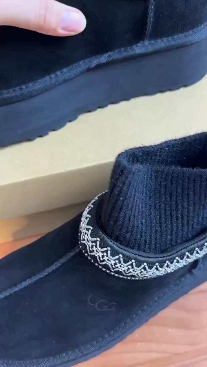 Uggs Classic Small video preview