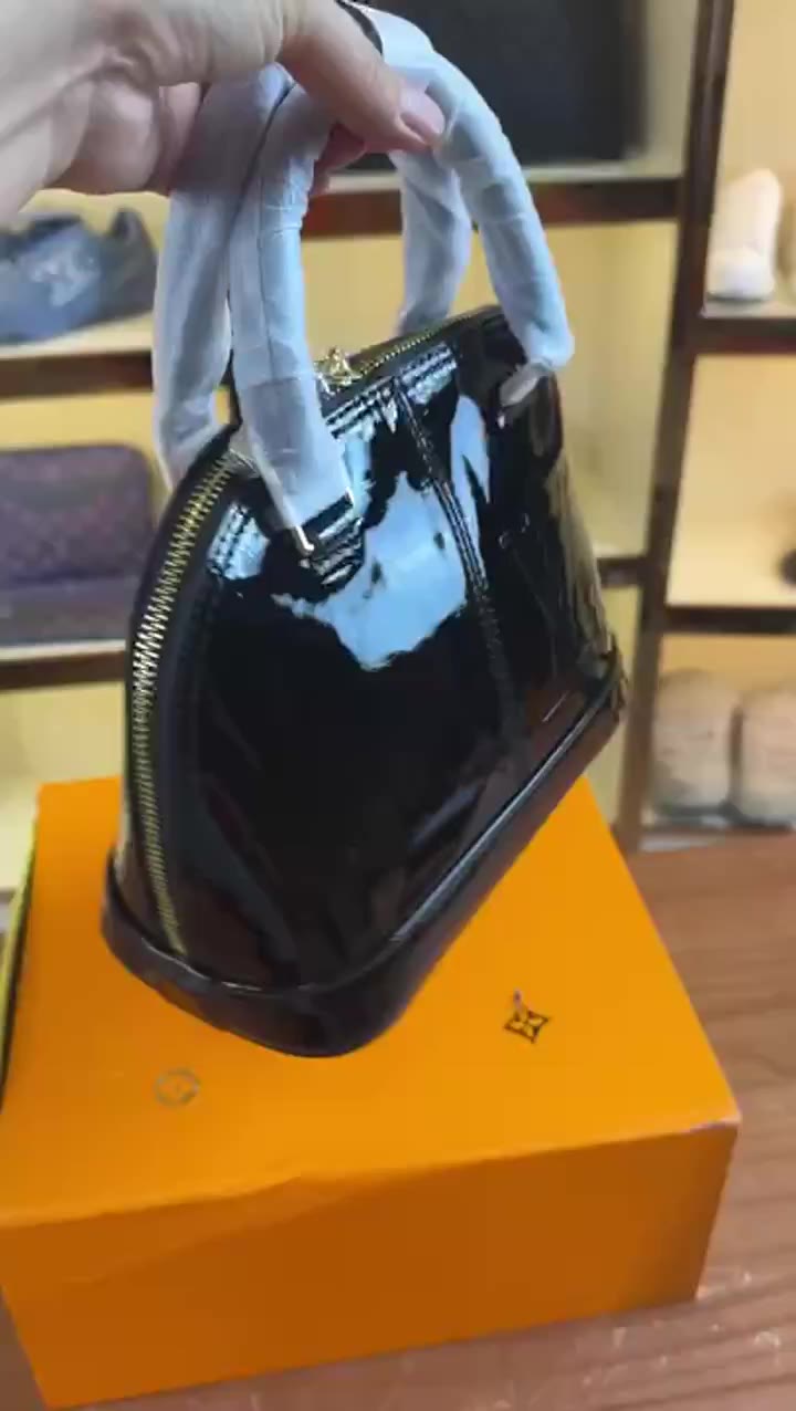 Prada Prada Galleria Medium Handbag video preview