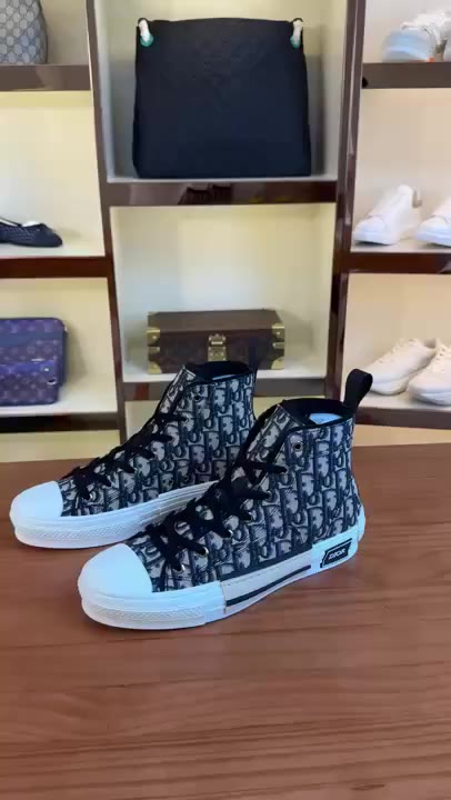 Converse Chuck Taylor All Star video preview