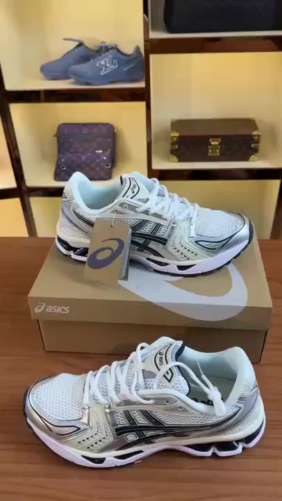 Asics Speedform 3 video preview