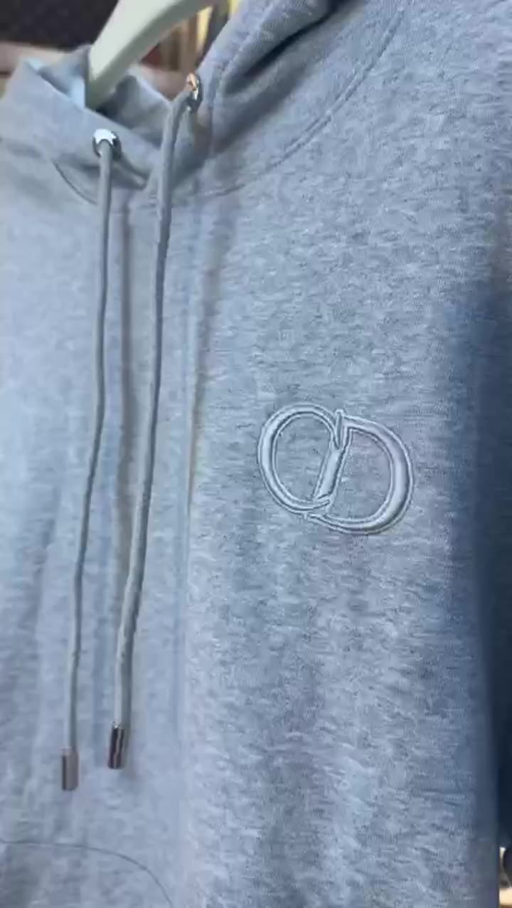 Louis Vuitton 4 video preview