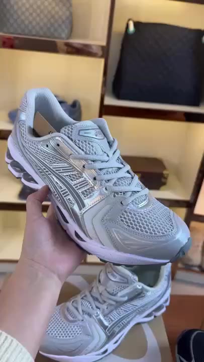 New Balance Skechers Go Walk 5 video preview